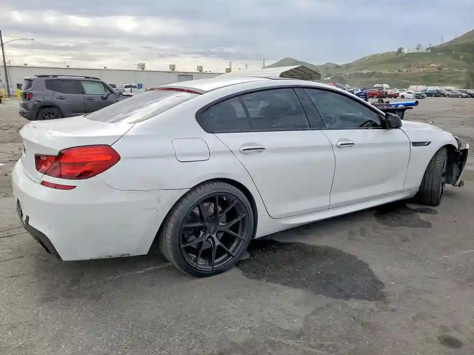 WBA6A0C50FD318018 2015 BMW 6 SERIES-2