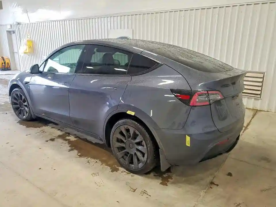 7SAYGDEE7NA014464 2022 TESLA MODEL Y-1