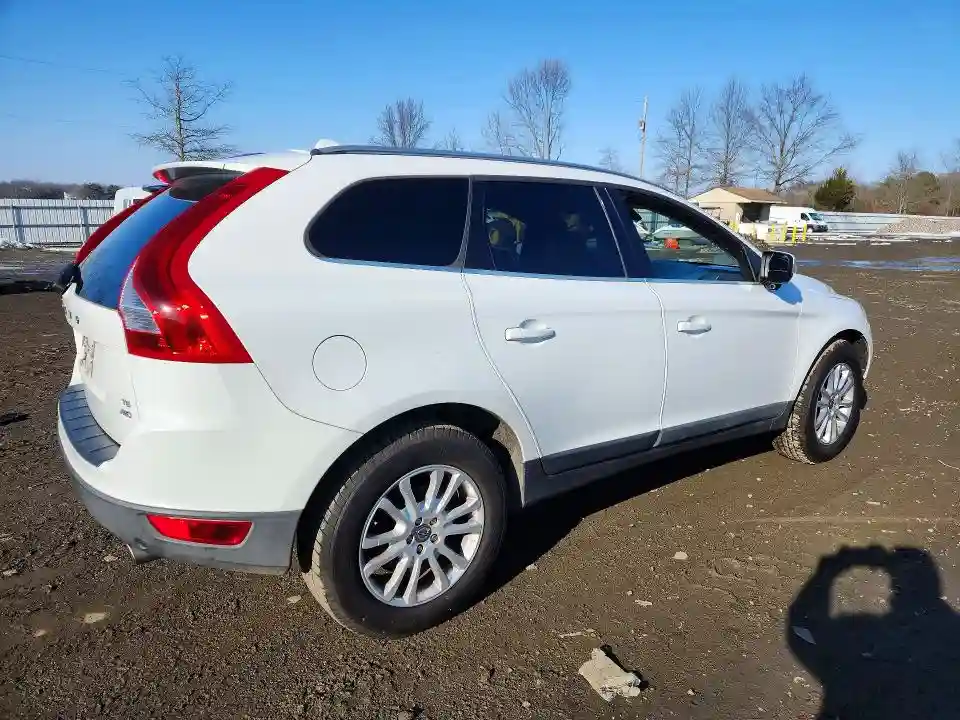 YV4992DZ6A2062670 2010 VOLVO XC60-2