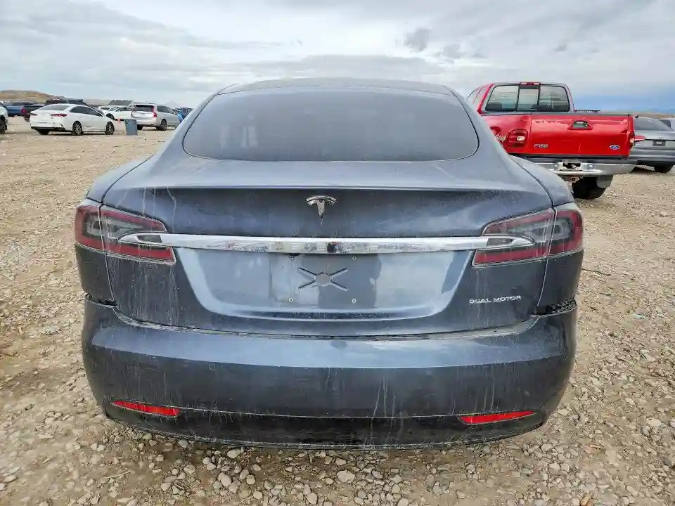5YJSA1E29LF385389 2020 TESLA MODEL S-5