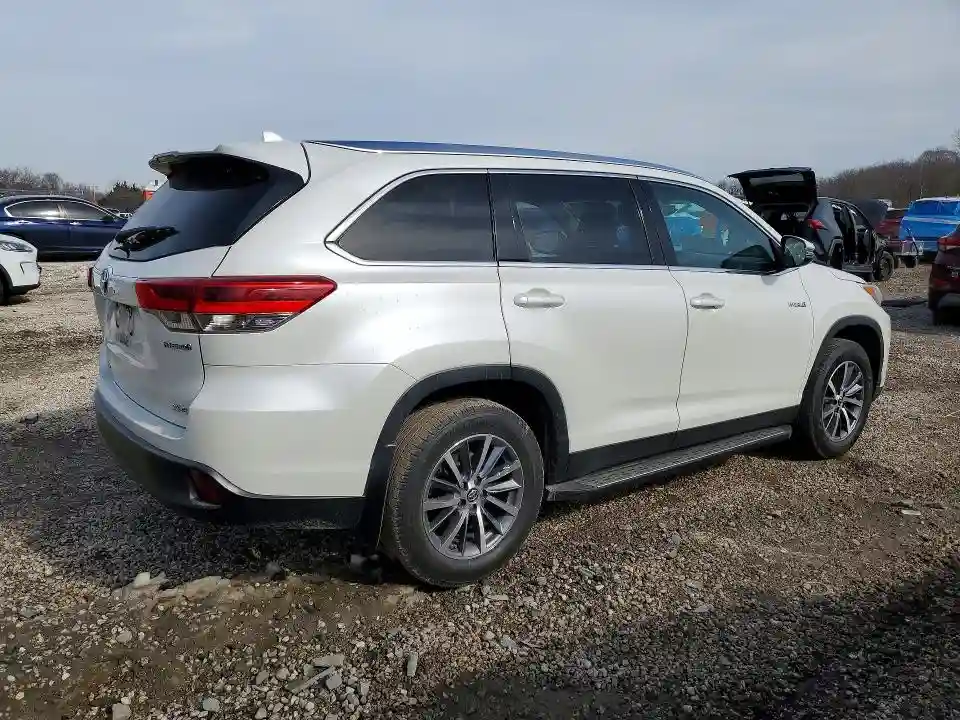 5TDJGRFH6KS054551 2019 TOYOTA HIGHLANDER-2