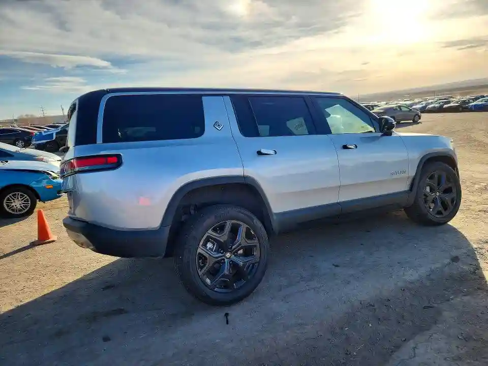 7PDSGBBA1SN064469 2025 RIVIAN RIS-2