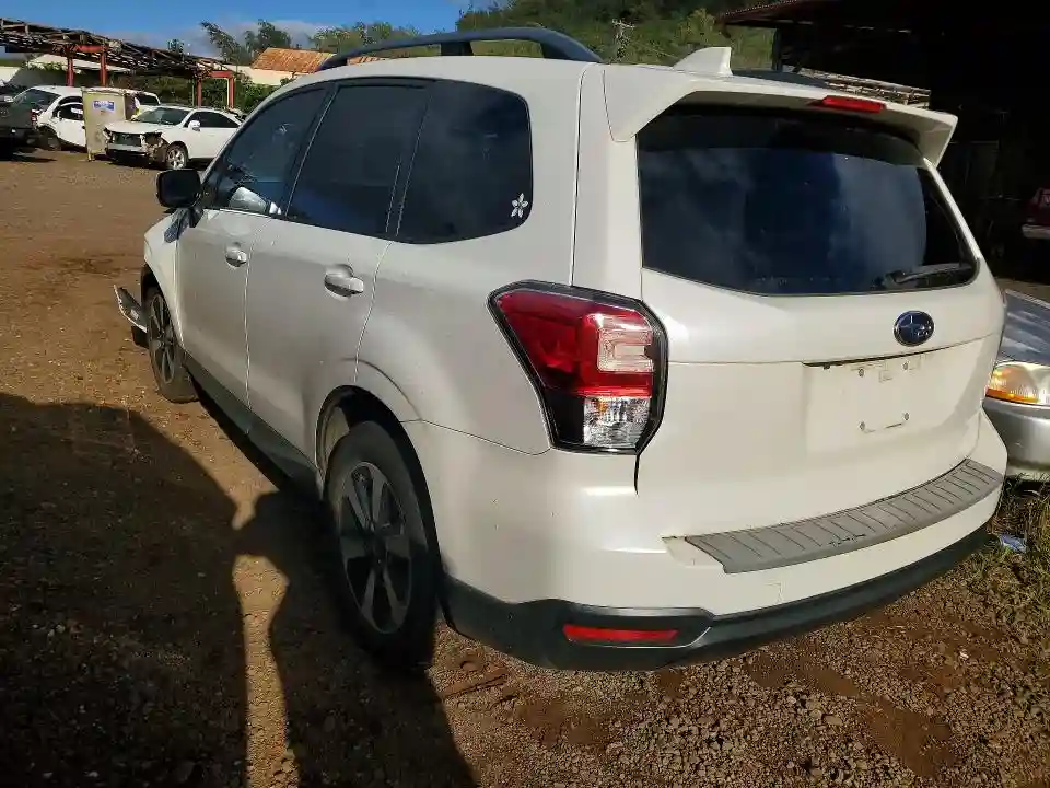 JF2SJAGC3JH441816 2018 SUBARU FORESTER-1