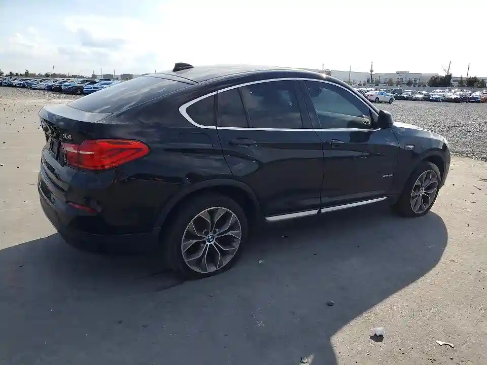 5UXXW3C5XJ0T82883 2018 BMW X4-2