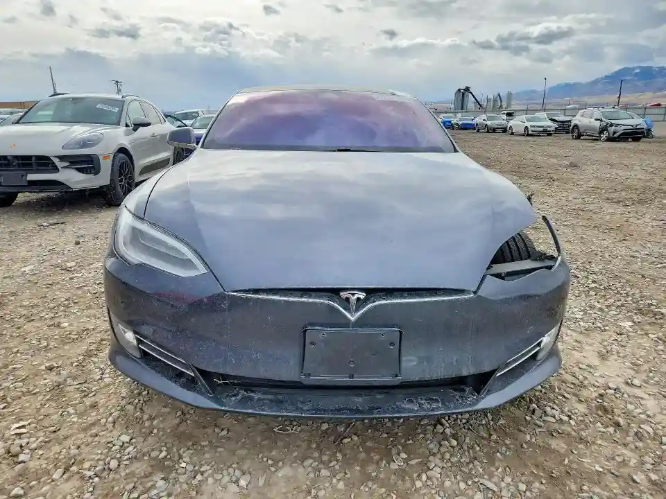 5YJSA1E29LF385389 2020 TESLA MODEL S-4
