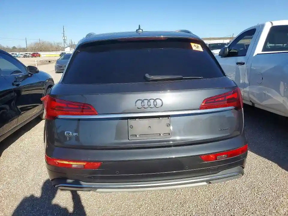 WA1BAAFY4M2010205 2021 AUDI Q5-5