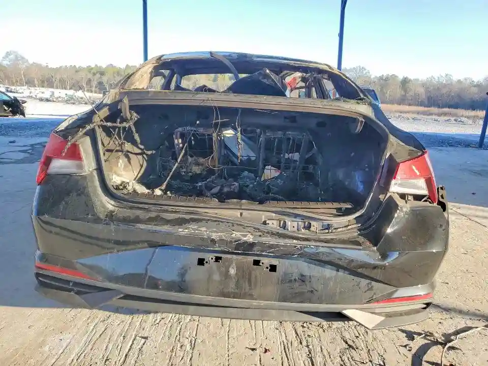 KMHLM4AG1NU331752 2022 HYUNDAI ELANTRA-5