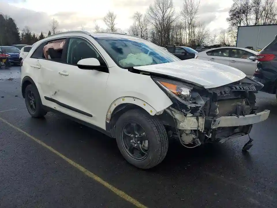 KNDCB3LC1J5204552 2018 KIA NIRO-3