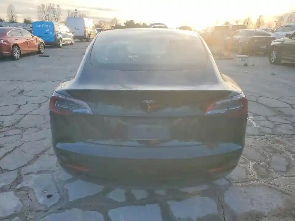 5YJ3E1EA6PF660416 2023 TESLA MODEL 3-5