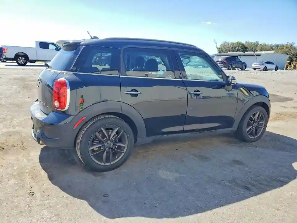 WMWZC3C59BWL78385 2011 MINI COOPER-2