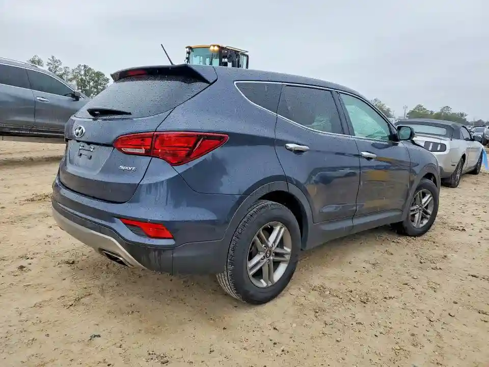 5NMZT3LB7JH062767 2018 HYUNDAI SANTA FE-2