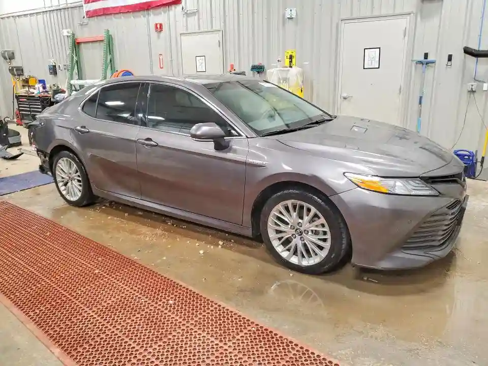 4T1B21HK6JU007622 2018 TOYOTA CAMRY-3