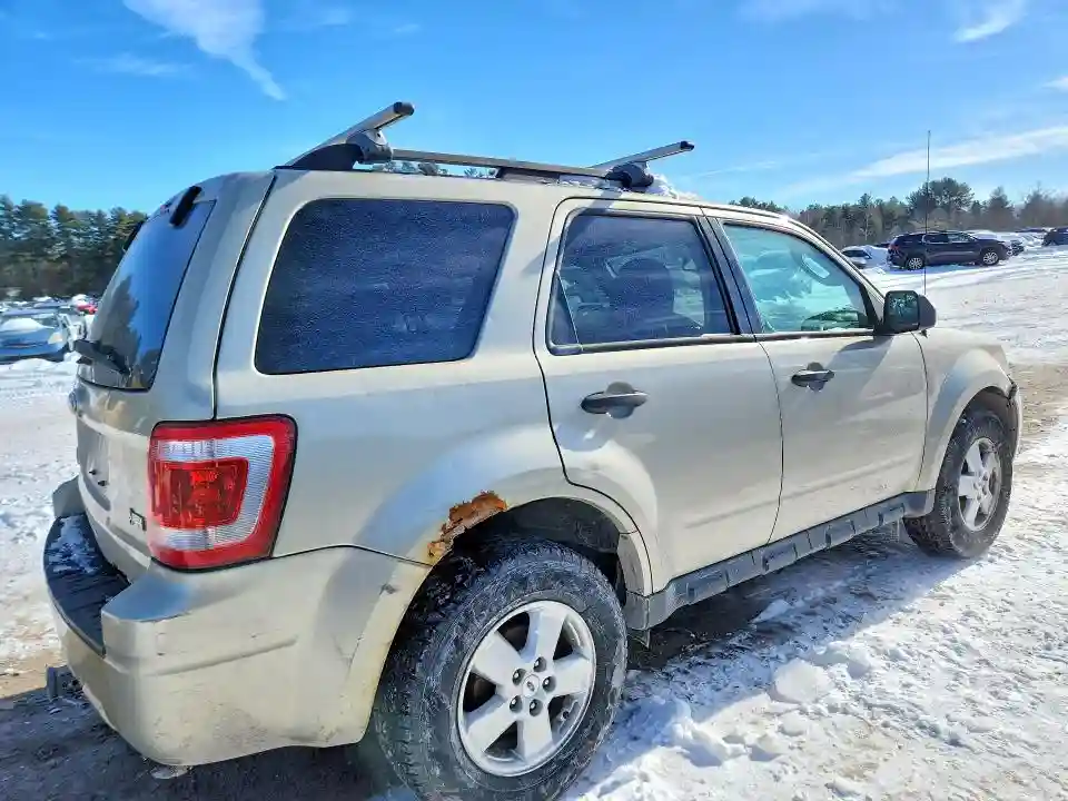 1FMCU9DG4CKB84098 2012 FORD ESCAPE-2