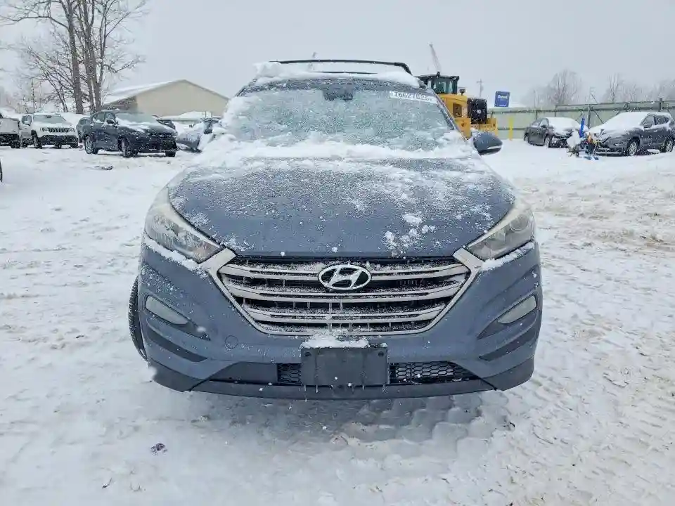 KM8J3CA20HU303731 2017 HYUNDAI TUCSON-4