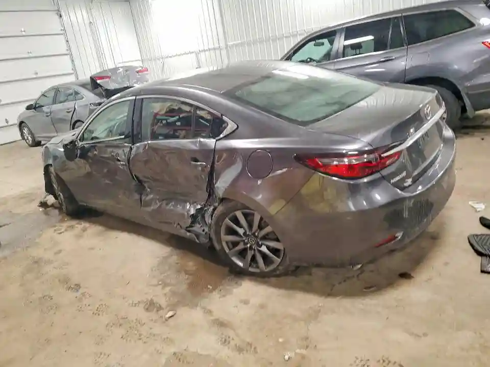 JM1GL1UM9J1334452 2018 MAZDA 6-1