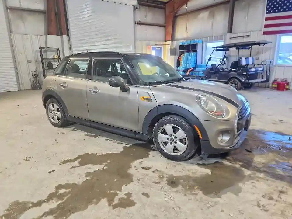 WMWXU1C53J2F93083 2018 MINI COOPER-3