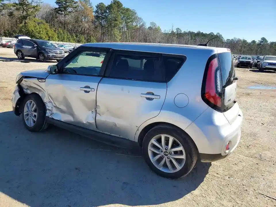 KNDJP3A58J7606912 2018 KIA SOUL-1