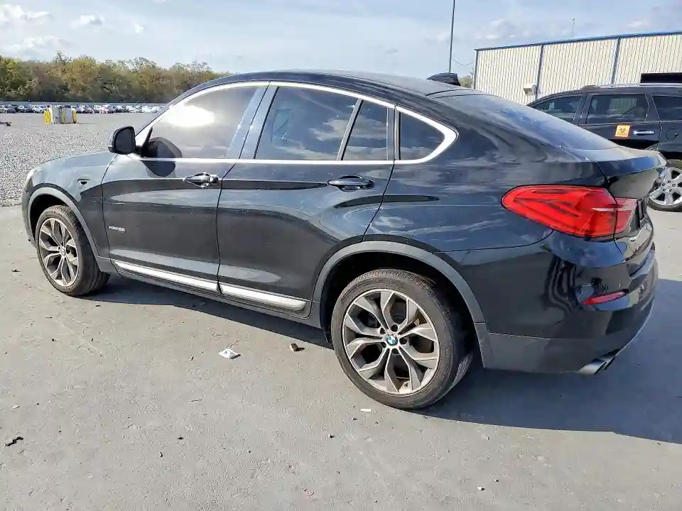 5UXXW3C5XJ0T82883 2018 BMW X4-1