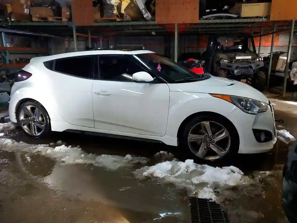 KMHTC6AE2DU106798 2013 HYUNDAI VELOSTER-3