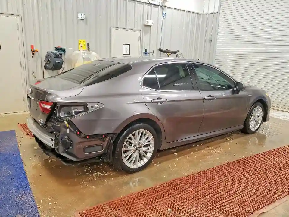 4T1B21HK6JU007622 2018 TOYOTA CAMRY-2