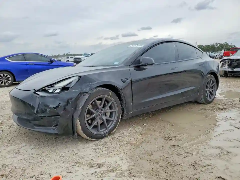 5YJ3E1EA8NF130896 2022 TESLA MODEL 3-0