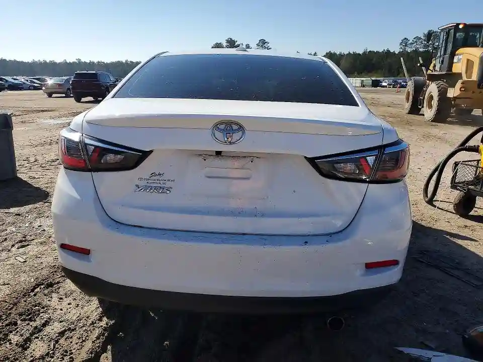 3MYDLBYV6KY510142 2019 TOYOTA YARIS-5