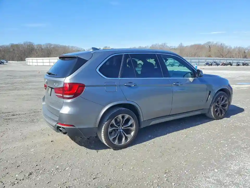 5UXKR2C59H0U18469 2017 BMW X5-2
