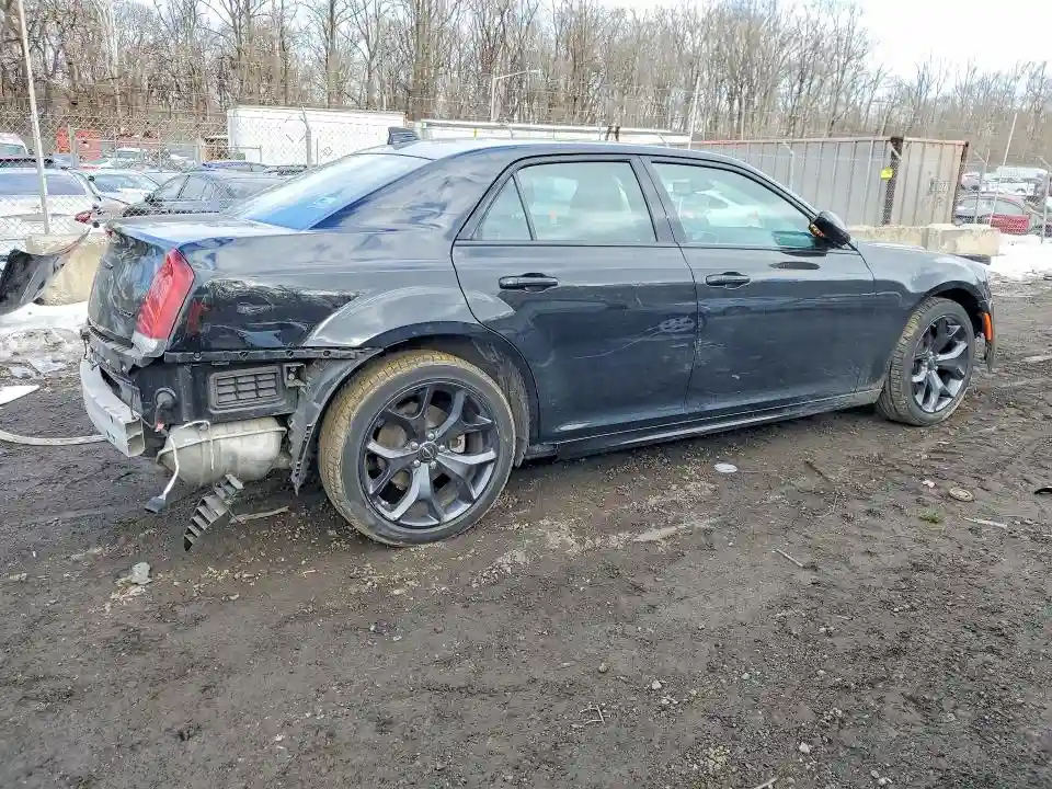 2C3CCADG8PH654045 2023 CHRYSLER 300-2