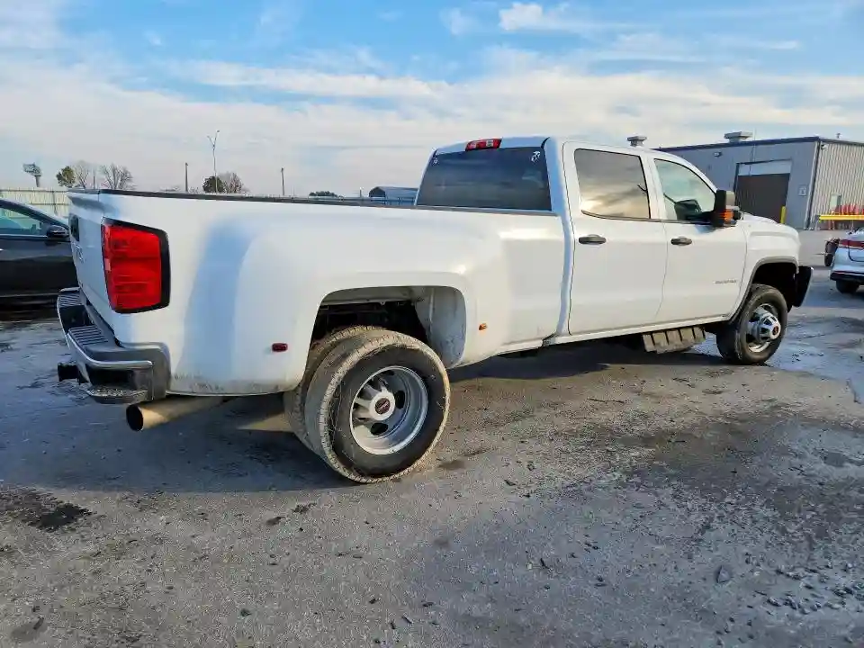 1GT42TCY1KF250412 2019 GMC SIERRA-2
