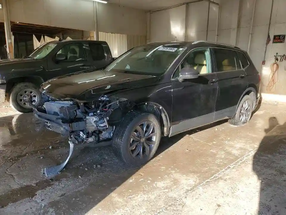 3VV3B7AX0PM067069 2023 VOLKSWAGEN TIGUAN-0