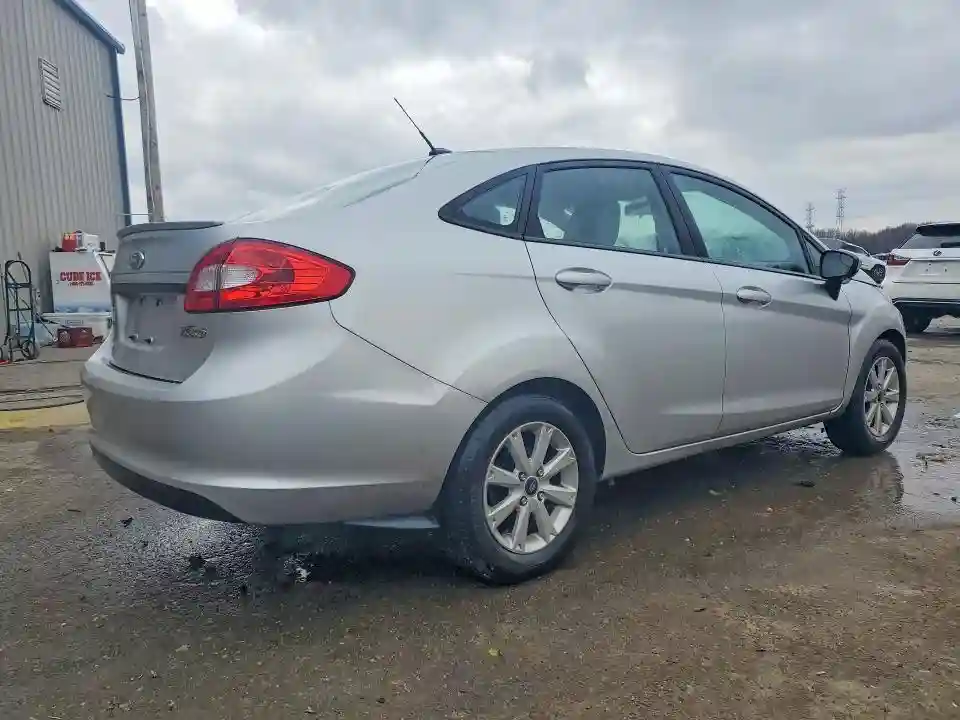 3FADP4BJ4CM162196 2012 FORD FIESTA-2
