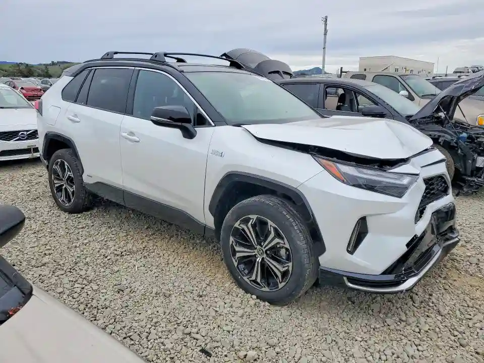 JTMEB3FV6RD195757 2024 TOYOTA RAV4-3