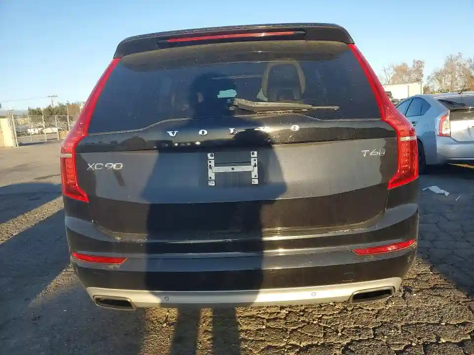 YV4A22PK2J1368996 2018 VOLVO XC90-5