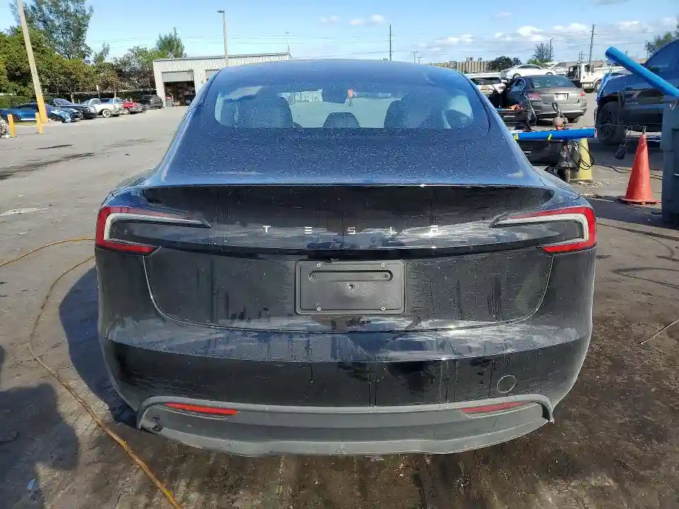 5YJ3E1EA2SF037027 2025 TESLA MODEL 3-5