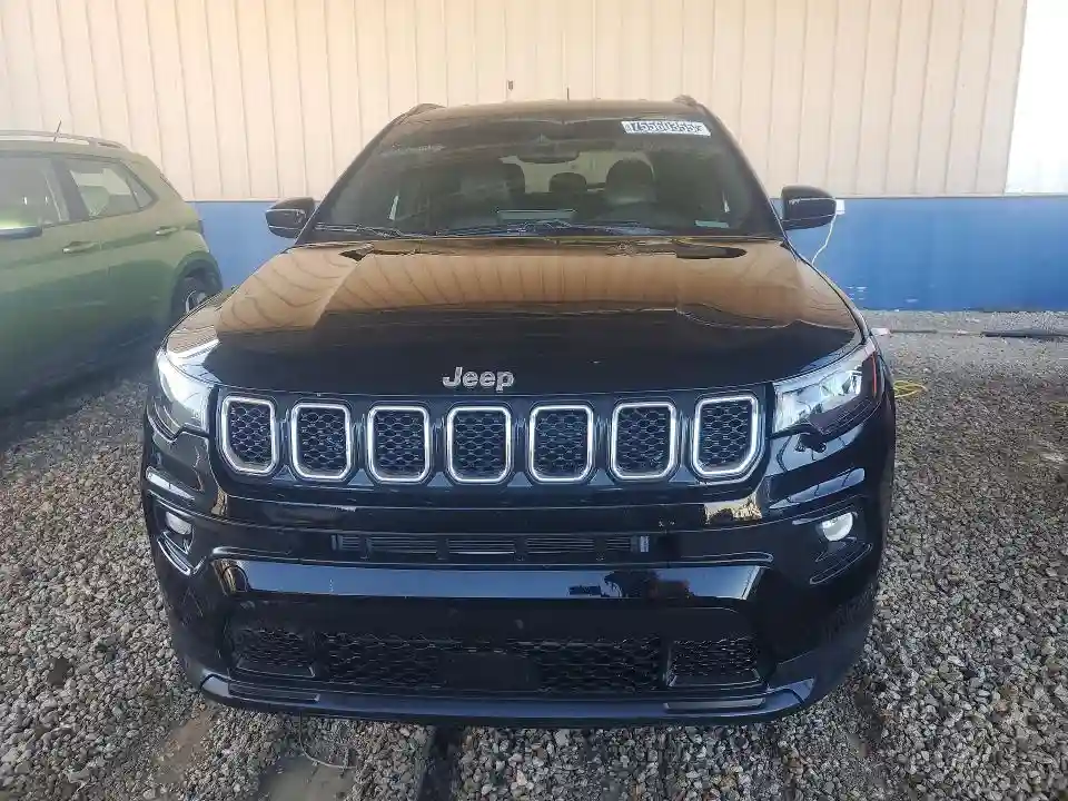 3C4NJDBN4PT513882 2023 JEEP COMPASS-4