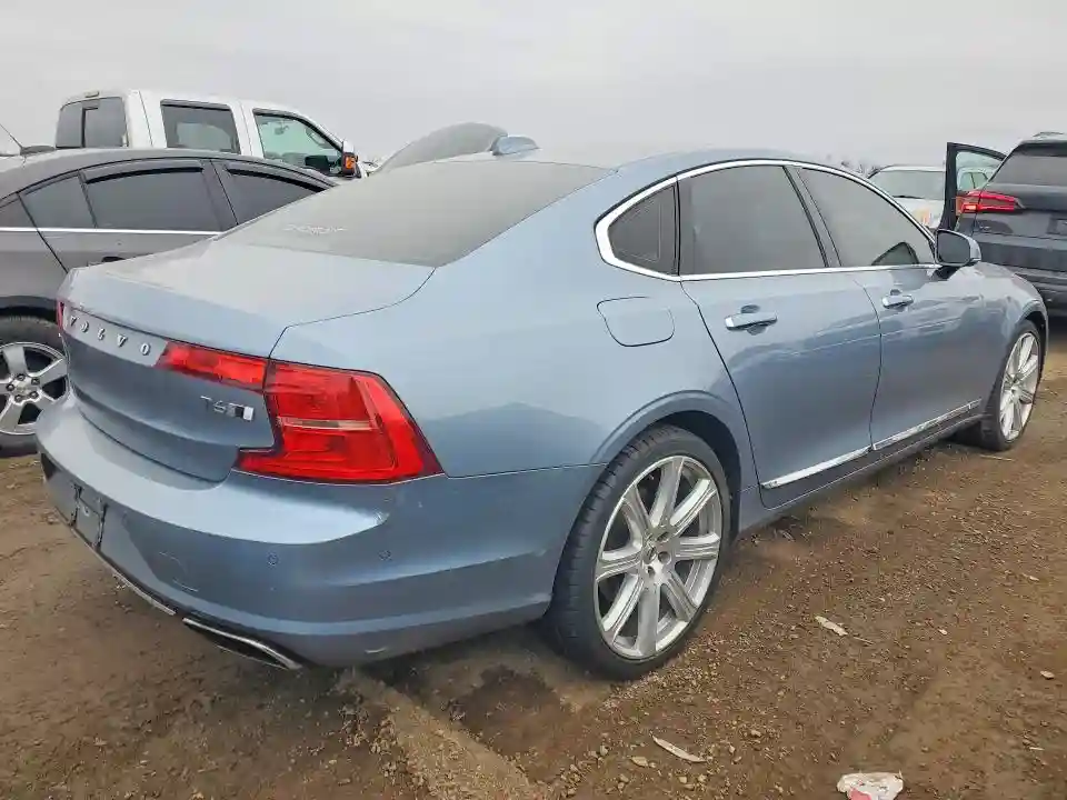 YV1A22ML7H1000995 2017 VOLVO S90-2