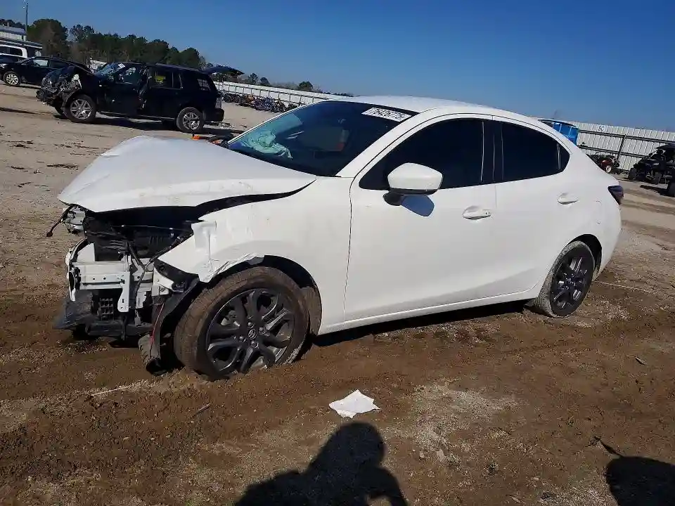 3MYDLBYV6KY510142 2019 TOYOTA YARIS-0
