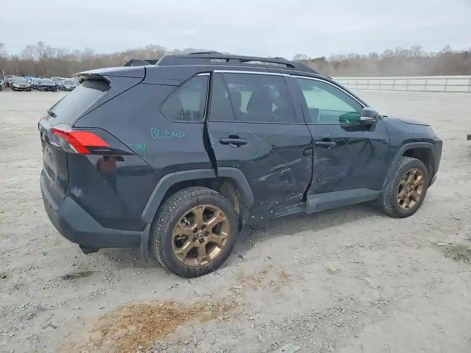 2T3UWRFVXRW239233 2024 TOYOTA RAV4 WOODL-2