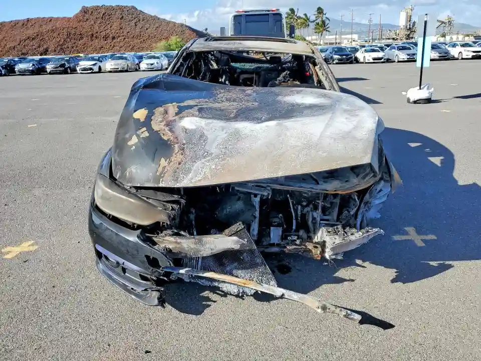WBA8E1C35HA029366 2017 BMW 3 SERIES-4