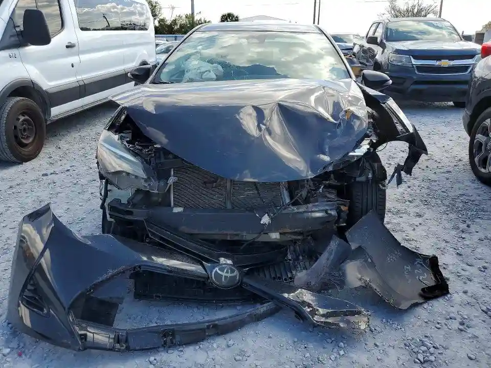 5YFBURHE5JP803184 2018 TOYOTA COROLLA-4