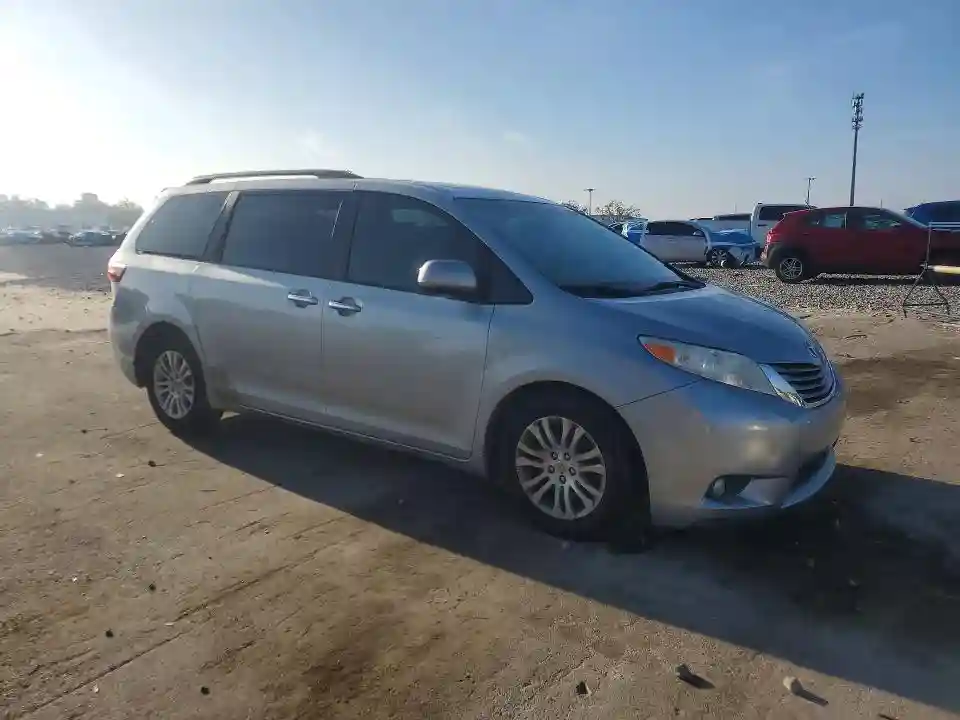 5TDYK3DCXFS532445 2015 TOYOTA SIENNA-3