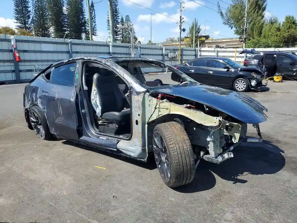 7SAYGDEF7NF309916 2022 TESLA MODEL Y-3