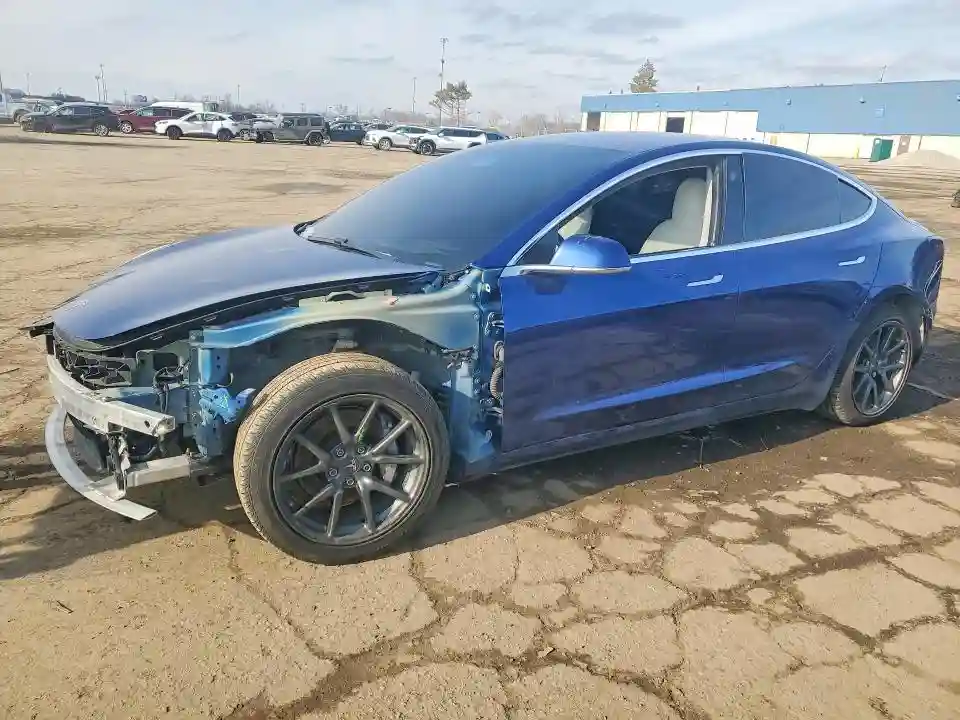 5YJ3E1EB1JF101078 2018 TESLA MODEL 3-0