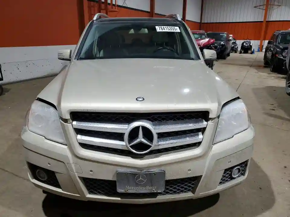 WDCGG8HBXBF628057 2011 MERCEDES-BENZ GLK-CLASS-4