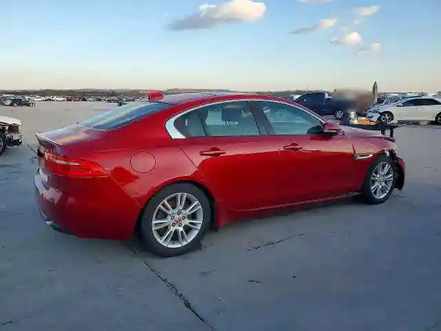 SAJAJ4FX2JCP37814 2018 JAGUAR XE-2