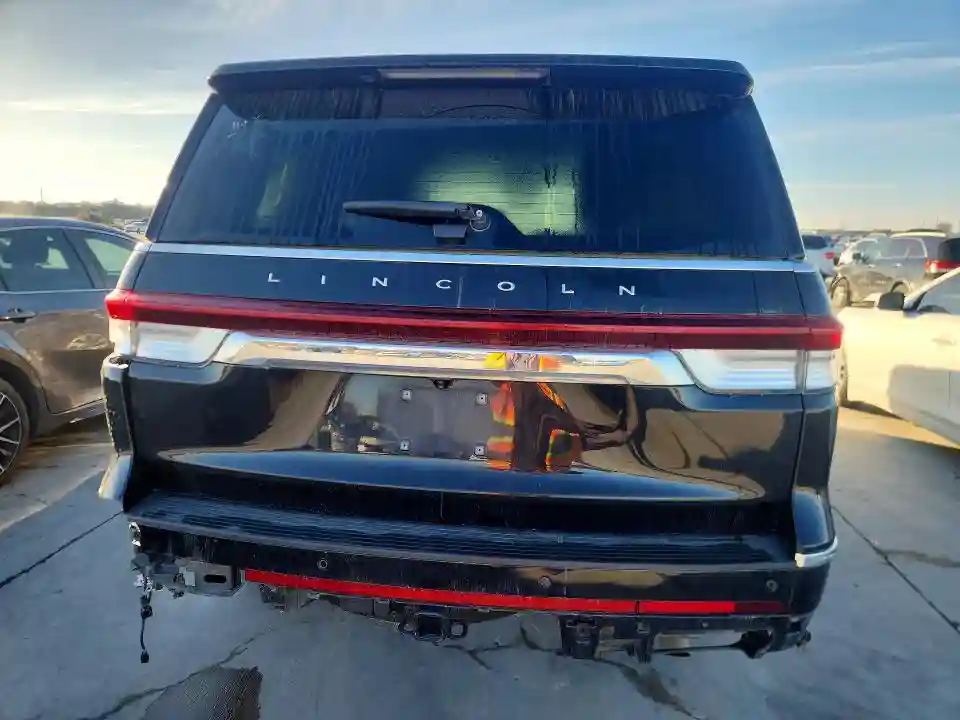 5LMJJ2LG6REL02715 2024 LINCOLN NAVIGATOR-5