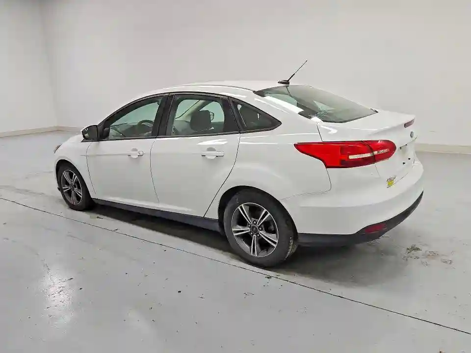 1FADP3FE7JL209372 2018 FORD FOCUS-1