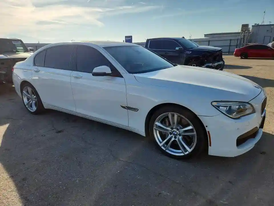 WBAYE8C59FD781903 2015 BMW 7 SERIES-3