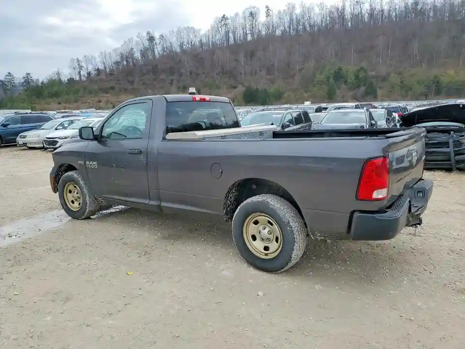 3C6JR7DT3FG675909 2015 RAM 1500-1