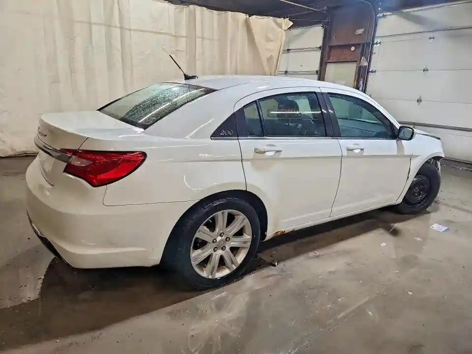 1C3CCBAB2DN762193 2013 CHRYSLER 200-2